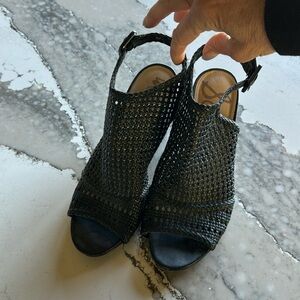 Women’s shoes